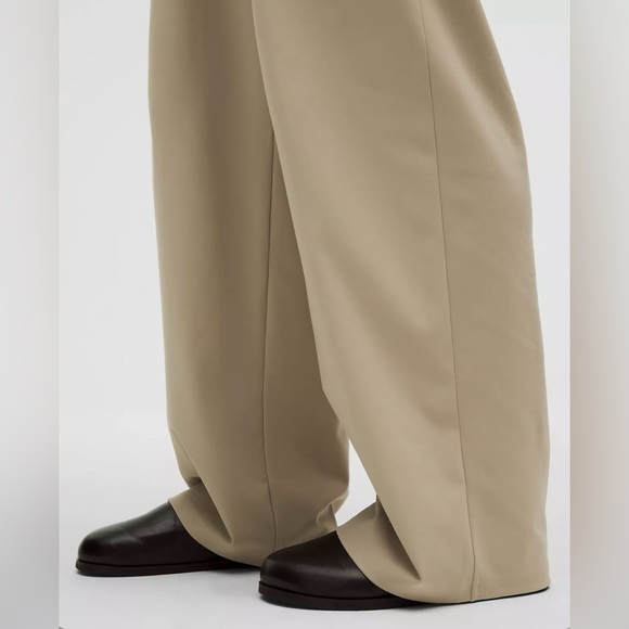 Lululemon Pleat-Front High-Rise Trousers – Regular Fit - Picture 7 of 10